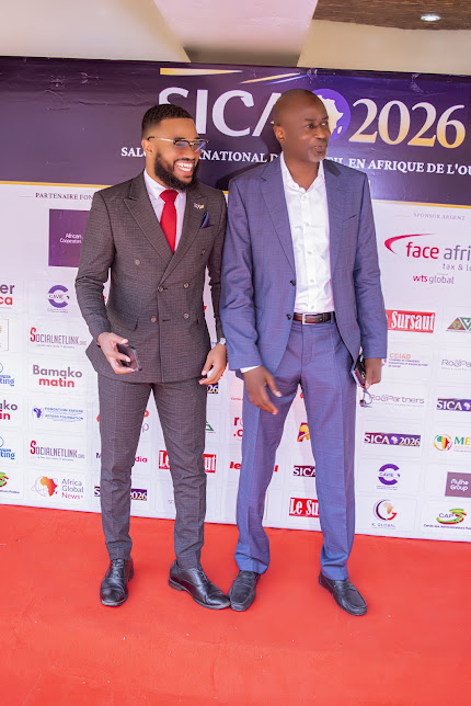 Participants SICAO devant le photocall